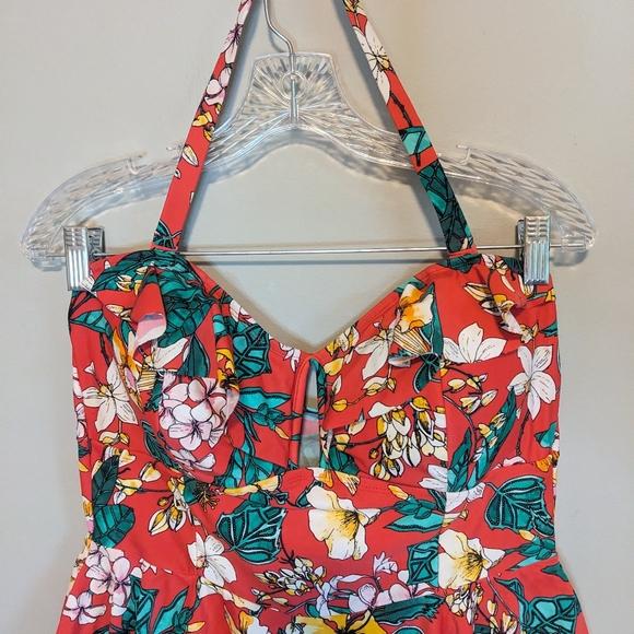 NWOT Forever 21 Red Floral Peplum One piece Swimsuit, size 2X - Picture 3 of 7